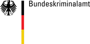 Logo des Bundeskriminalamts mit stilisiertem schwarzen Bundesadler, vertikalen Streifen der Deutschlandflagge und Text 'Bundeskriminalamt'.
