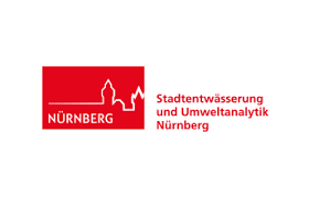 Rotes Logo 'NÜRNBERG' mit Skyline und Schriftzug 'Stadtentwässerung und Umweltanalytik Nürnberg' auf weißem Hintergrund.